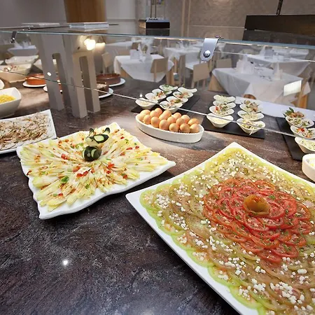 Hotell Port Eugeni 4*