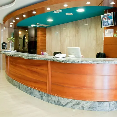Hotell Port Eugeni 4*