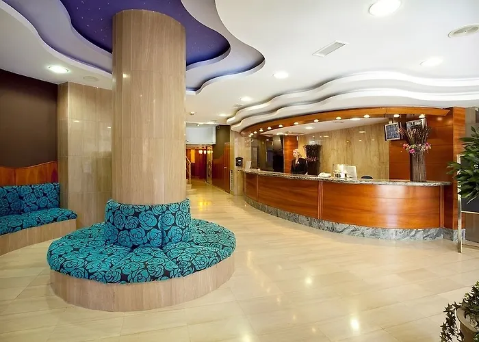 Hotel Port Eugeni 4*