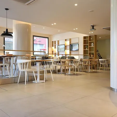 欧亨尼奥港酒店 酒店 4*