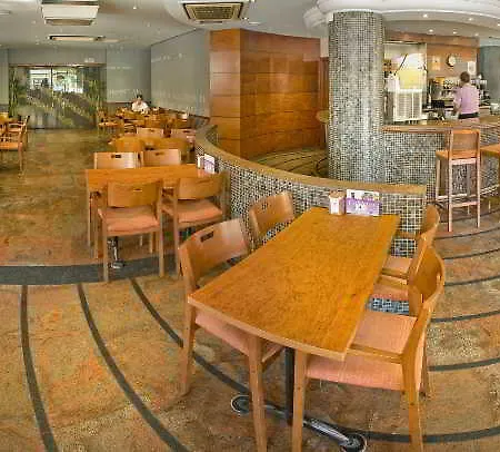 欧亨尼奥港酒店 坎布里尔斯