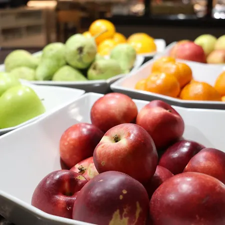 Port Eugeni 4* كامبريلس