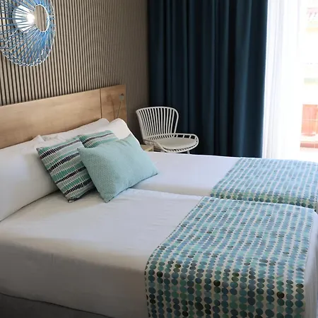 Hotel Port Eugeni 4*