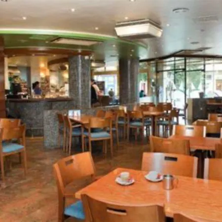 Port Eugeni Hotel 4*