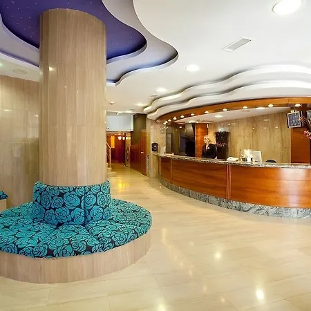 Hotel Port Eugeni 4*