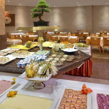 Port Eugeni Hotel 4*