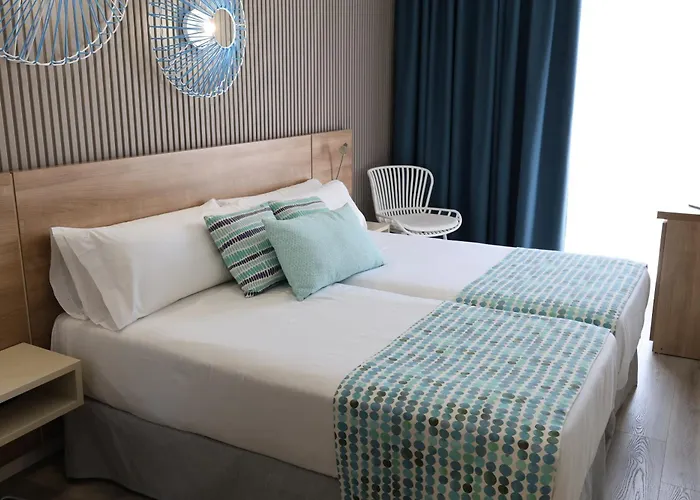Hotell Port Eugeni 4*